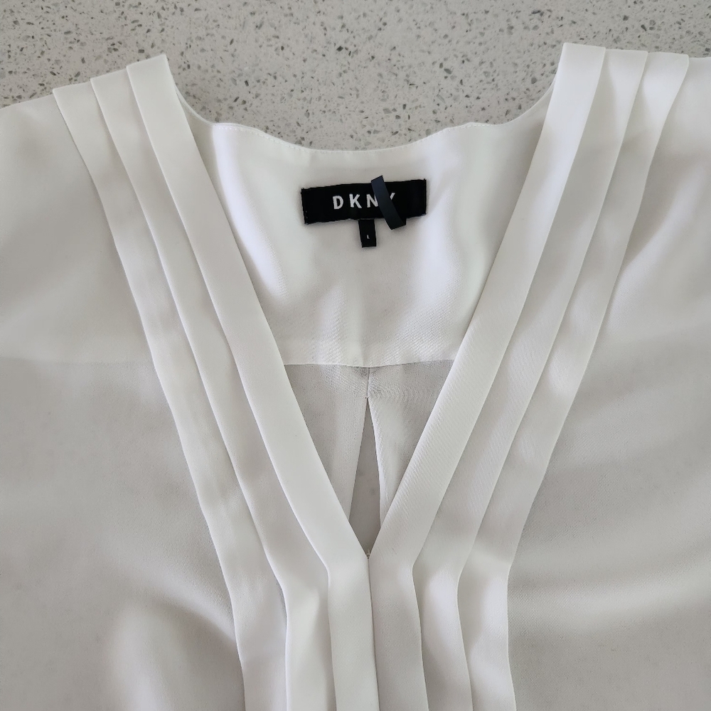 DKNY Women's White V-Neck Top Size Large